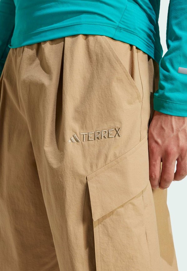 Trousers - cardboard3