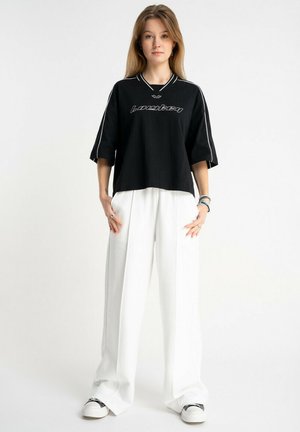 BOXY - T-shirt z nadrukiem