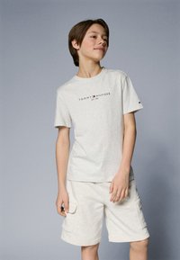Tommy Hilfiger - TEE SET - Cargobroek - snow white heather Miniatuurafbeelding 1