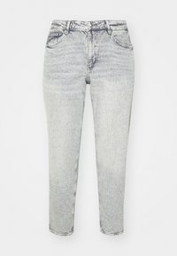 Jeans de tiro alto en azul claro, con un acabado desgastado, cinco bolsillos y piernas tapered. Fabricados en denim; presentan costuras visibles y un ligero desvanecimiento.