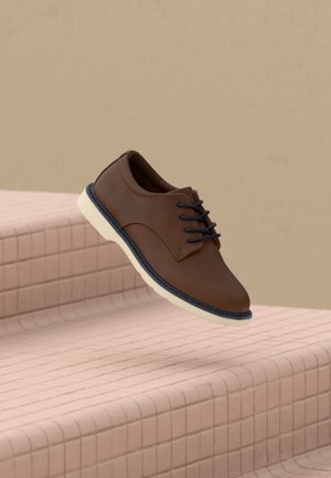 Friboo by Zalando, Ежедневни обувки с връзки - cognac