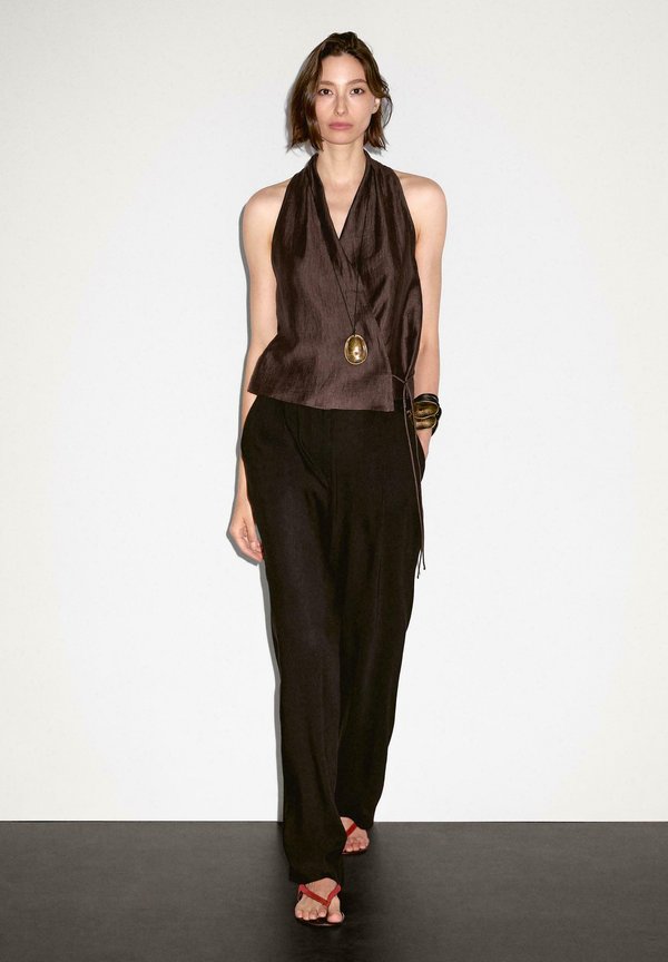 CROSSOVER HALTER  - Top2