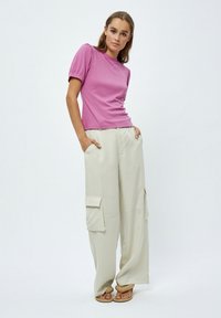 Minus MIJOHANNA TEE - Camiseta básica - super pink