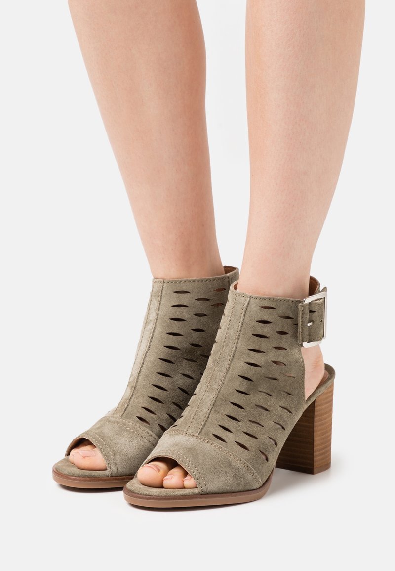 Alpe Sandali con tacco - khaki