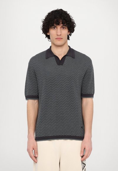 Emporio Armani Polo - bristol black chevronne