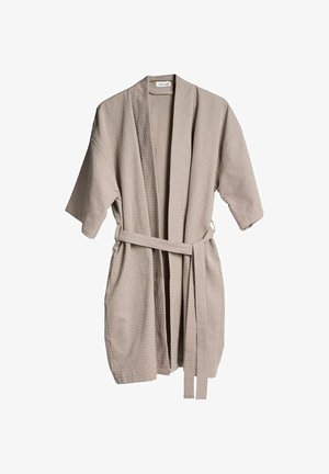 Waffelstrukturiertes, beiges Badekleid mit kurzen Ärmeln und einem aufwendig gebundenen Gürtel. Offenes Design, mit einem Schalkragen und einem lockeren Sitz.