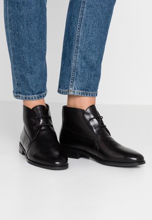 Bottines à lacets - black