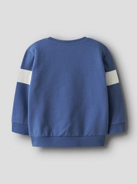 Μπλε φούτερ με στρογγυλή λαιμόκοψη, λευκές ρίγες στα μανίκια, ριμπ τελειώματα στα μανίκια και υφή υφάσματος με ανάγλυφη όψη. Απλός και καθημερινός σχεδιασμός.