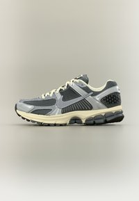 Δεν επιλέχθηκε, iron grey/metallic silver-coloured/coconut milk/chrome