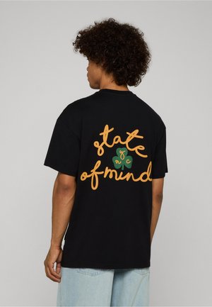 STATE OF MIND TEE - Printtipaita - black