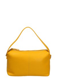 Borsa a spalla in pelle gialla con una finitura testurizzata, chiusura a zip e una cinghia singola. Forma arrotondata con cuciture decorative sul davanti.