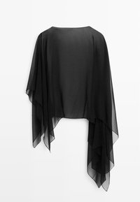 Sort gennemsigtig asymmetrisk sjal med lange, flydende spidse ender og en bred halsudskæring, vist fladt mod en hvid baggrund.