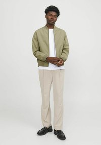 Jack & Jones PREMIUM Bomber jakna - aloe