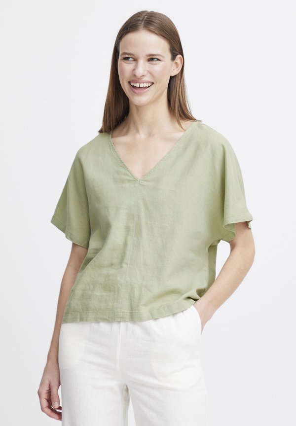 BYFALAKKA VNECK BLOUSE - Blouse - tea