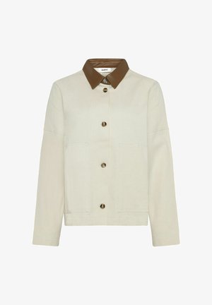 Crème-kleurige jas met een bruine faux leren kraag, vier voorkruike pockets en gouden knopen. Heeft een relaxte pasvorm en een zachte textuur.