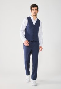 Thumbnail Image 3