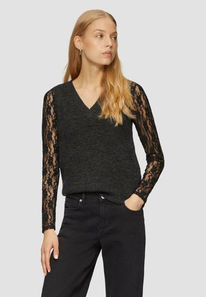 - Sweter