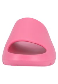 Lyserød gummislidesandal med åben tå-design, glat overflade og afrundede kanter, ideel til afslappet fodtøj.