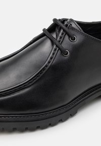 Thumbnail Image 7