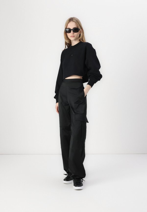 LABEL SHORT CREWNECK - Sweatshirt2