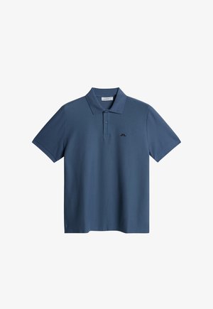 Navyblauwe polo gemaakt van gladde stof, met een gestructureerde kraag, twee knopen en een klein zwart logo op de borst.