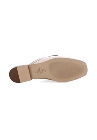 Beige Ledersohle mit einem quadratischen Absatz, strukturiertem Gummigrip, geprägtem Logo und gestempelten Größenangaben. Glatt mit dezenten Nähten.