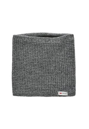 Chaud encolure tricotée grise avec un motif texturé, arborant une étiquette de marque subtile. Fabriqué à partir d'un matériau isolant pour plus de chaleur.