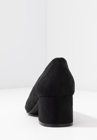 Call it Spring Avokkaat - black