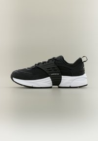 Επιλέχθηκε, black/white