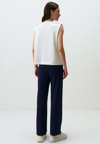 Jimmy Key SLEEVELESS CREW NECK  - Top - white