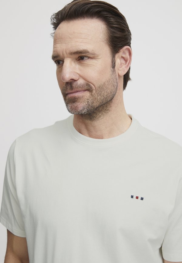 FQTom - Basic T-shirt2