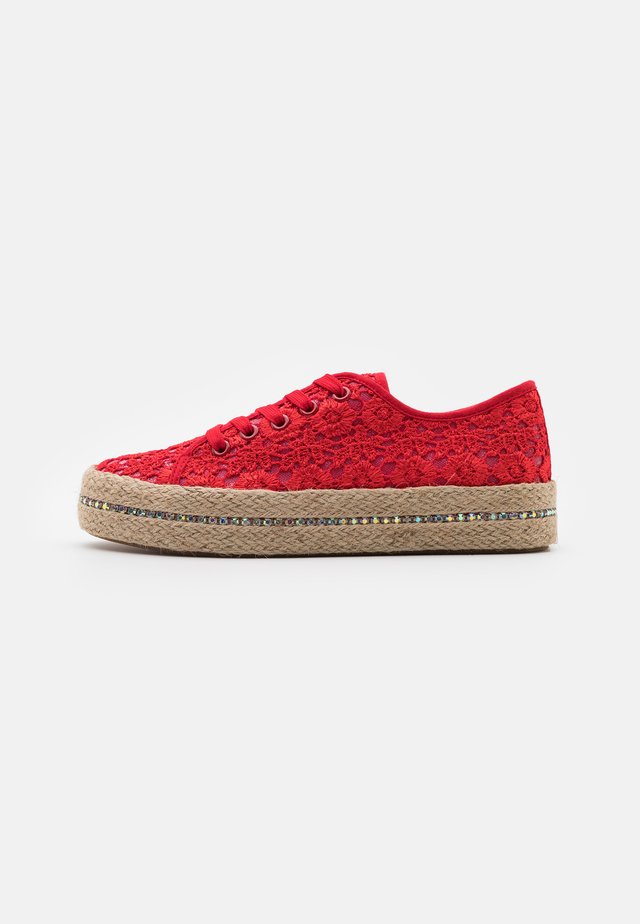 Casual lace-ups - red