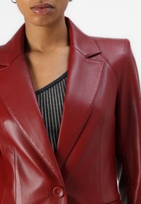 Patrizia Pepe JACKET - Blejzer - clash red