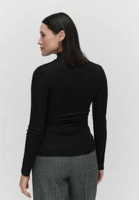 Dobber APRILLO TURTLENECK - Pitkähihainen paita - black