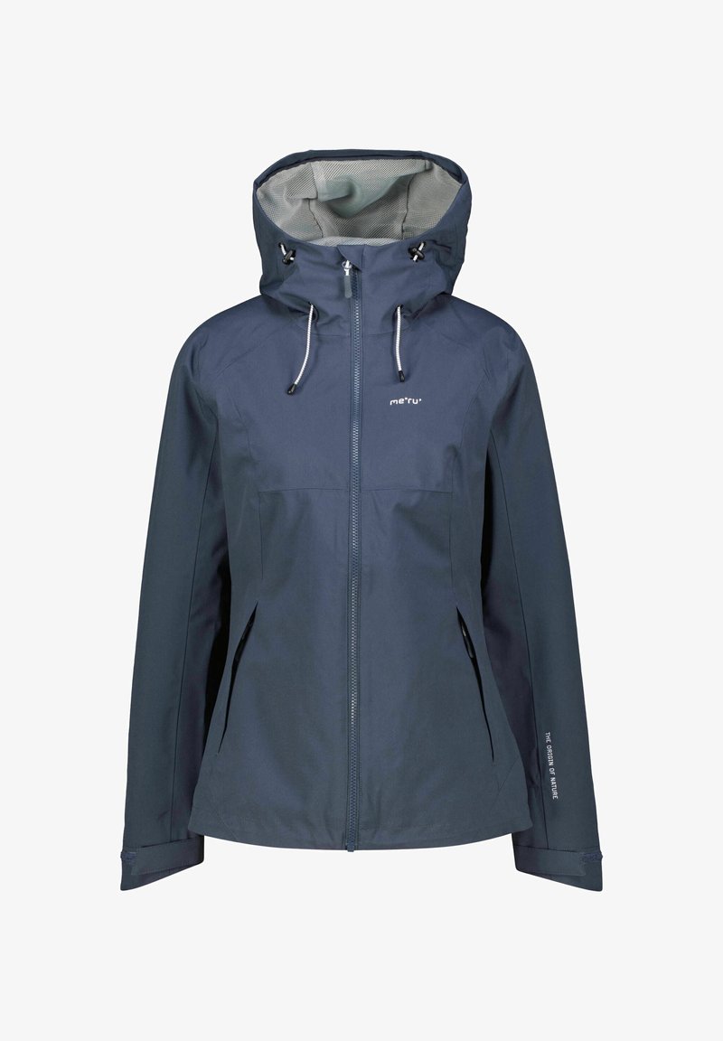 Marinblå vattentät jacka med fodrad huva, dragkedjestängning, justerbara dragskon och två sidofickor. Har en logotyp på bröstet.