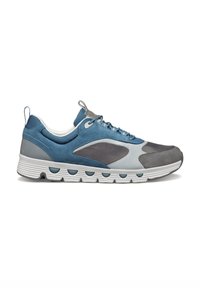Sneaker sportivo con una combinazione di pelle scamosciata blu e materiali sintetici grigi, dotato di punta arrotondata, suola intermedia bianca e suola in gomma texturizzata.