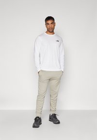 The North Face PANT - Joggebukse - clay grey/cavern grey