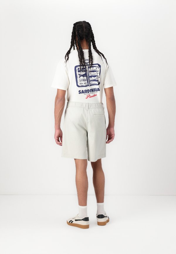 BERMUDA  - Shorts - moonstruck3