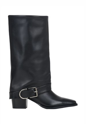 - Kowbojki i obuwie motocyklowe