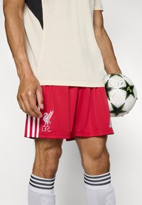 adidas Performance LIVERPOOL FC 25/26 HOME SHORTS - Klupska odjeća - strawberry red