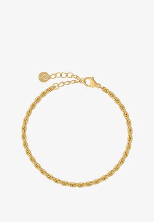 Goldarmband mit gedrehtem Design, gesichert mit einem Karabinerhaken und verstellbarer Kette, ergänzt durch einen kleinen Charm-Anhänger.