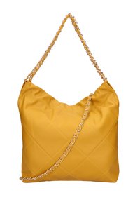 Sac à main matelassé jaune moutarde avec deux bandoulières en chaîne dorée, une courte pour l'épaule et une plus longue pour un port en bandoulière.