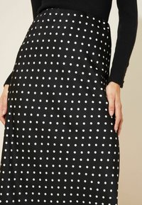 Friends Like These BIAS MIDI - Áčková sukně - black polka dot