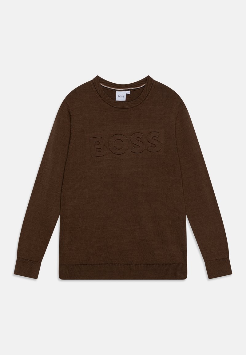 Sweatshirt en tricot marron avec un col ras du cou et des manches longues. Le devant présente un logo "BOSS" embossé. Texture lisse et poignets ajustés.