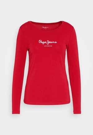 Rød langermet T-skjorte laget av bomull; har en rund hals og en hvit "Pepe Jeans London"-logo på fronten. Enkel, tilpasset design.