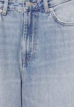 PULL&BEAR, MID-RISE - BAGGY JEANS-JEANS - Jean flare - light-blue denim