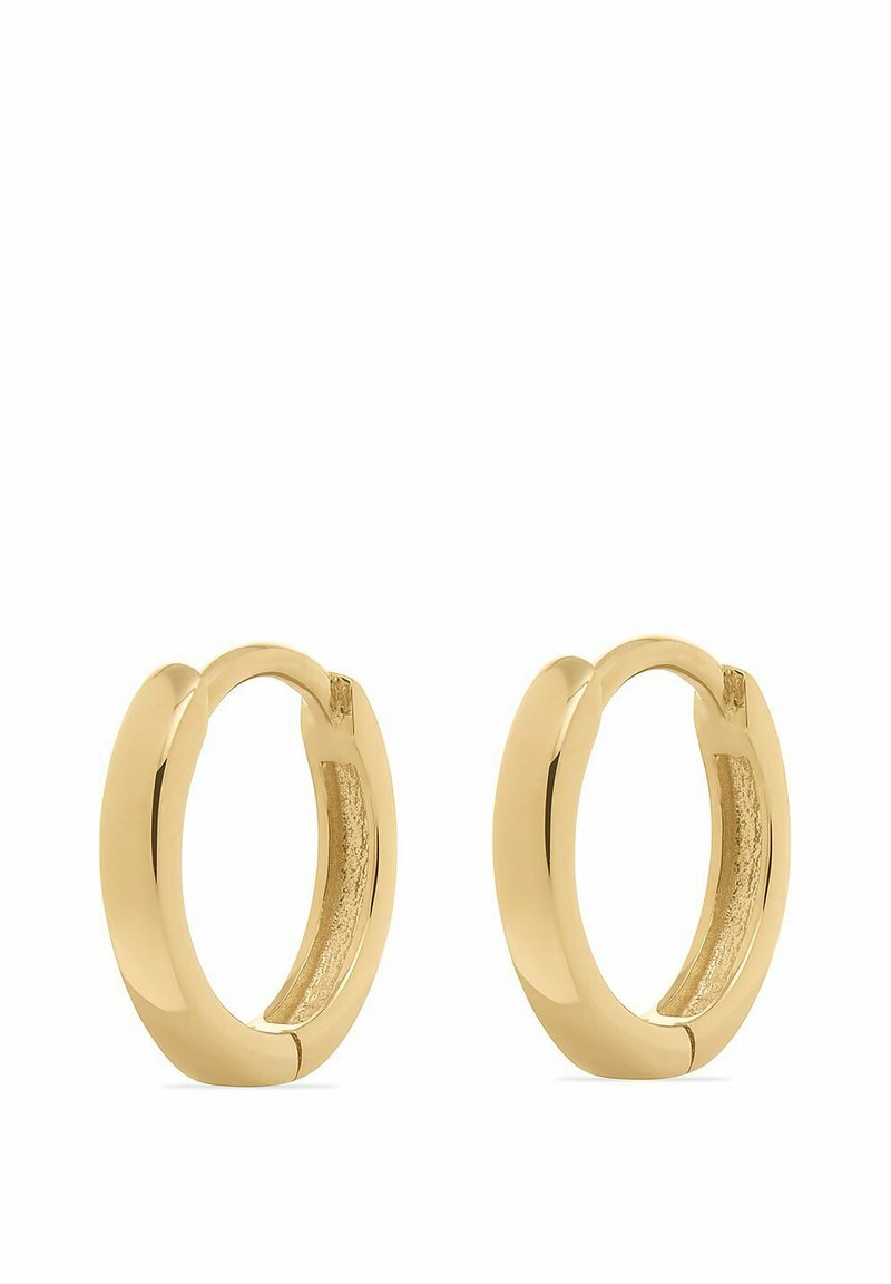 Guld-hoopörhängen med en slät, polerad yta och ett inre texturerat detaljer. Rund, lätt avsmalnande form; säker låsdesign.