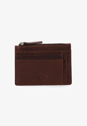 Brun læderpung med lynlås på toppen. Har flere kortlommer og præget "VENEZIA" logo. Dens glatte struktur og elegante design.