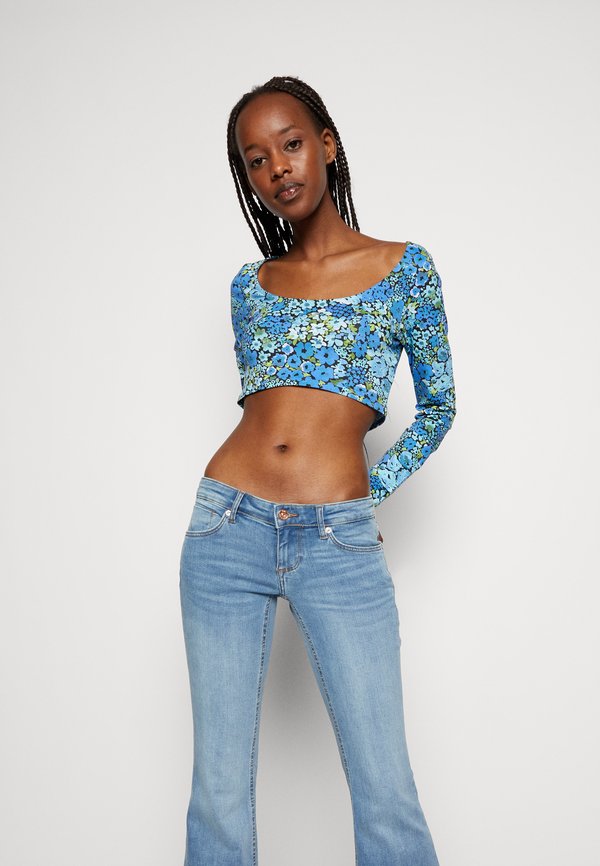 ONLCORAL ANKLE SLIT FLARED  - Flared Jeans2