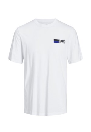 T-shirt en coton blanc à manches courtes et col rond, arborant un petit logo rectangulaire noir et bleu sur la partie gauche de la poitrine.